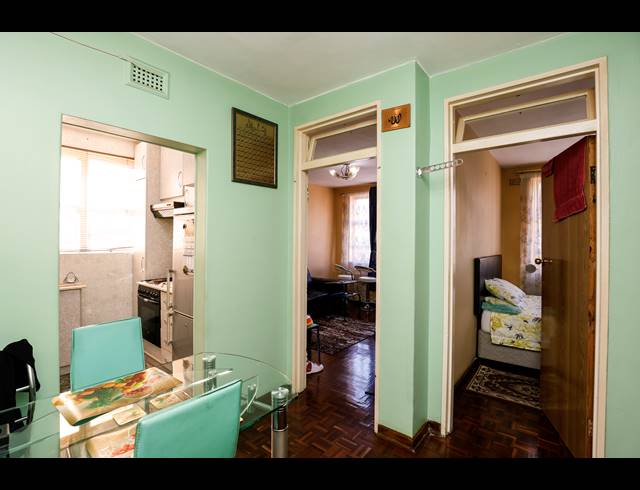 1 BEDROOM FLAT FOR SALE IN OVERPORT